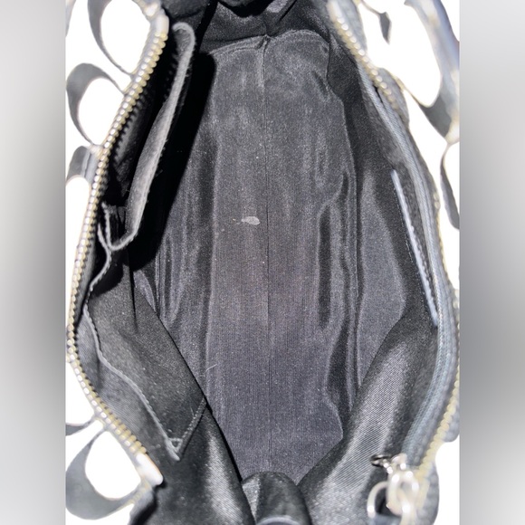 Coach Black and Cream Signature Satchel - Picture 6 of 6
